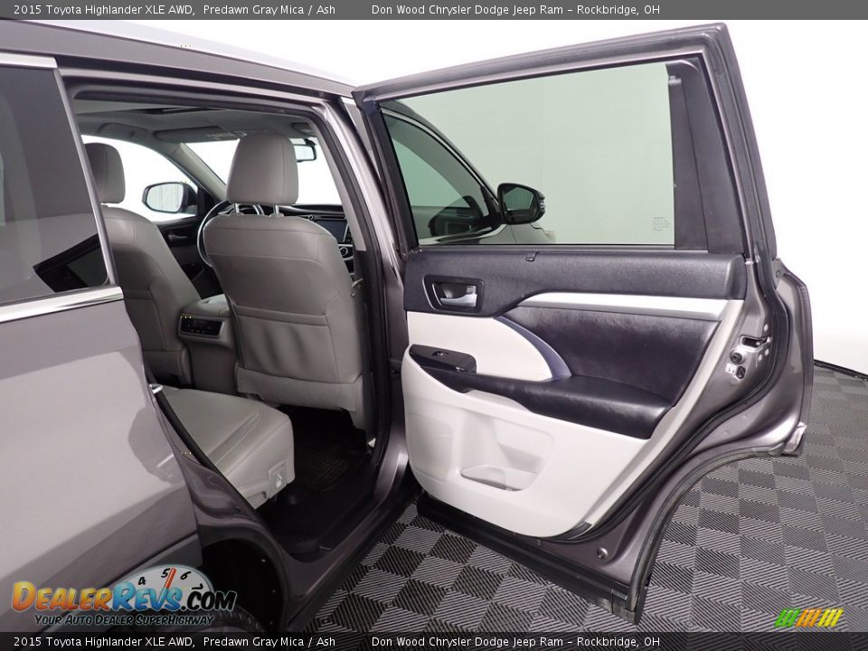 2015 Toyota Highlander XLE AWD Predawn Gray Mica / Ash Photo #34
