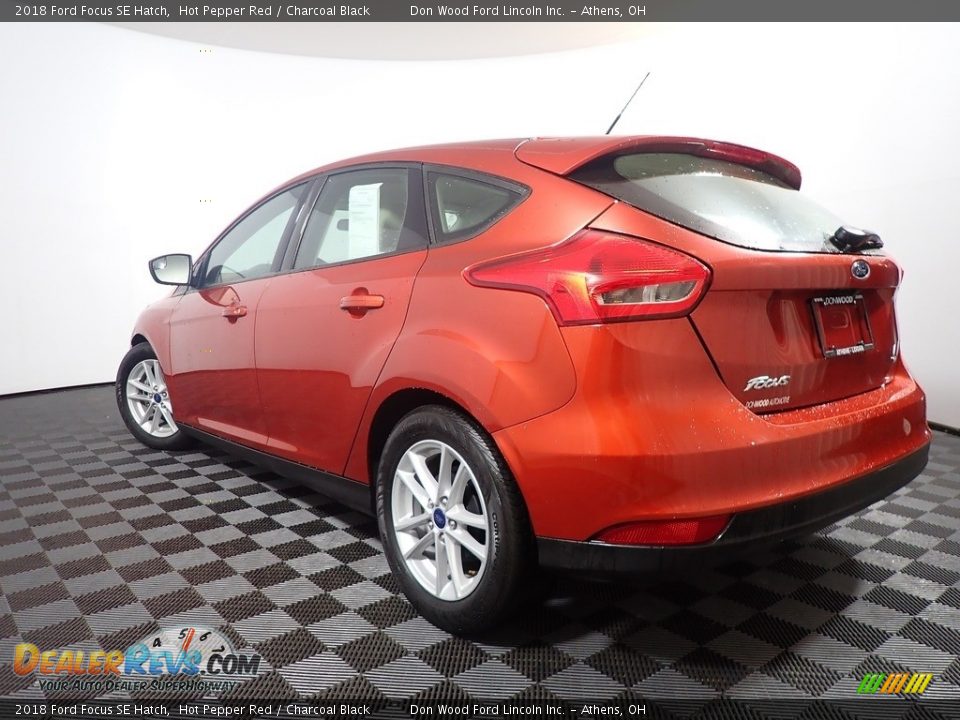 2018 Ford Focus SE Hatch Hot Pepper Red / Charcoal Black Photo #6