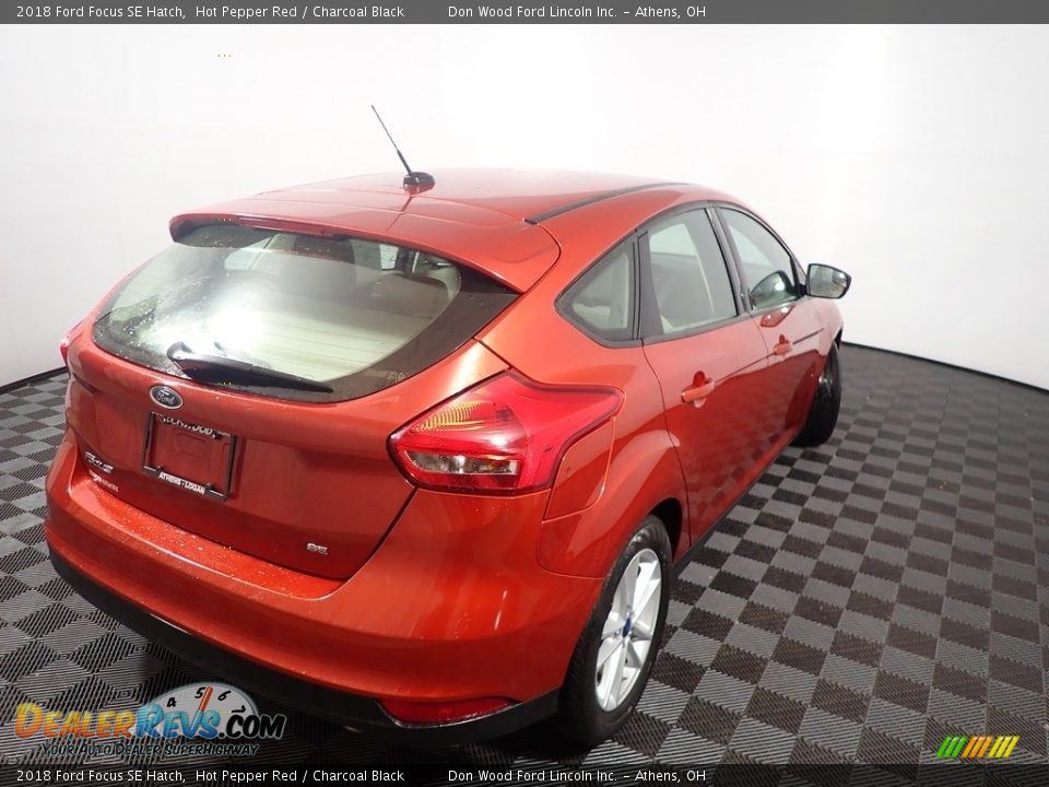 2018 Ford Focus SE Hatch Hot Pepper Red / Charcoal Black Photo #7