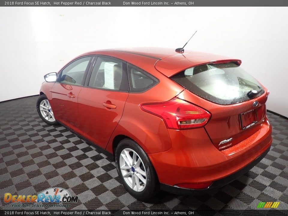 2018 Ford Focus SE Hatch Hot Pepper Red / Charcoal Black Photo #8