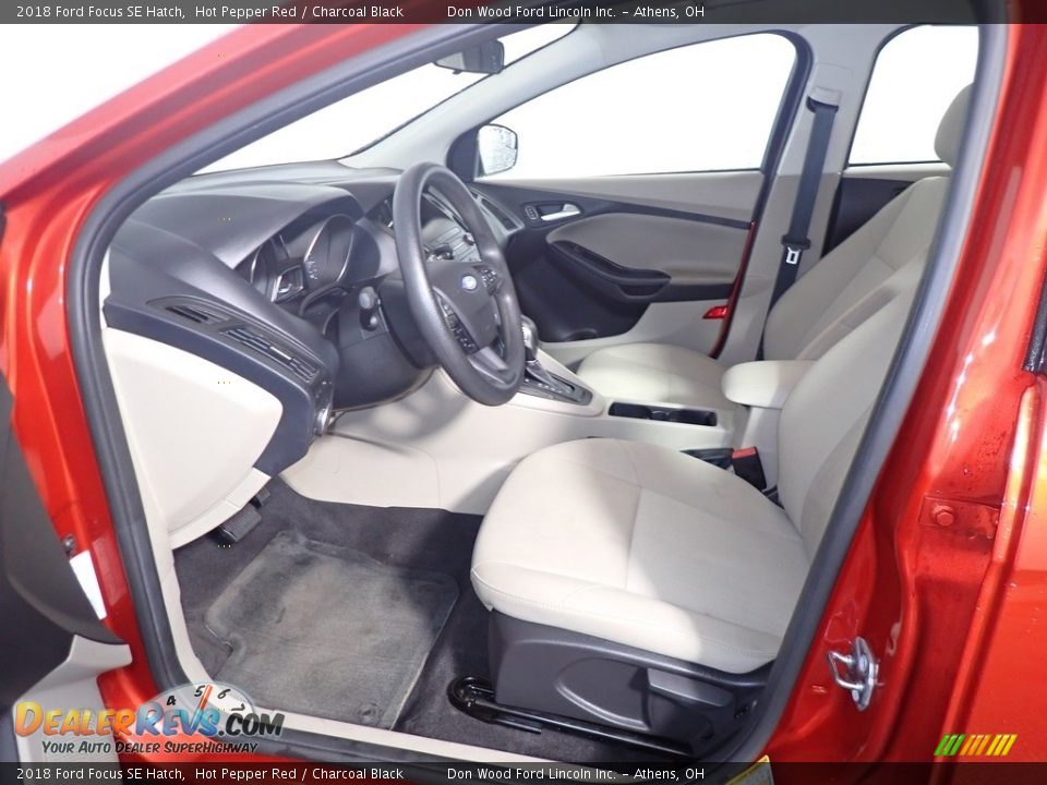 2018 Ford Focus SE Hatch Hot Pepper Red / Charcoal Black Photo #16