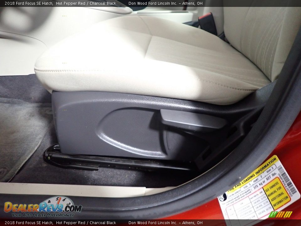 2018 Ford Focus SE Hatch Hot Pepper Red / Charcoal Black Photo #17