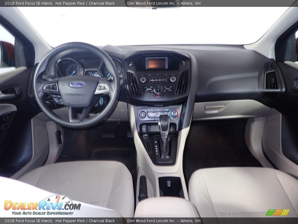 2018 Ford Focus SE Hatch Hot Pepper Red / Charcoal Black Photo #18