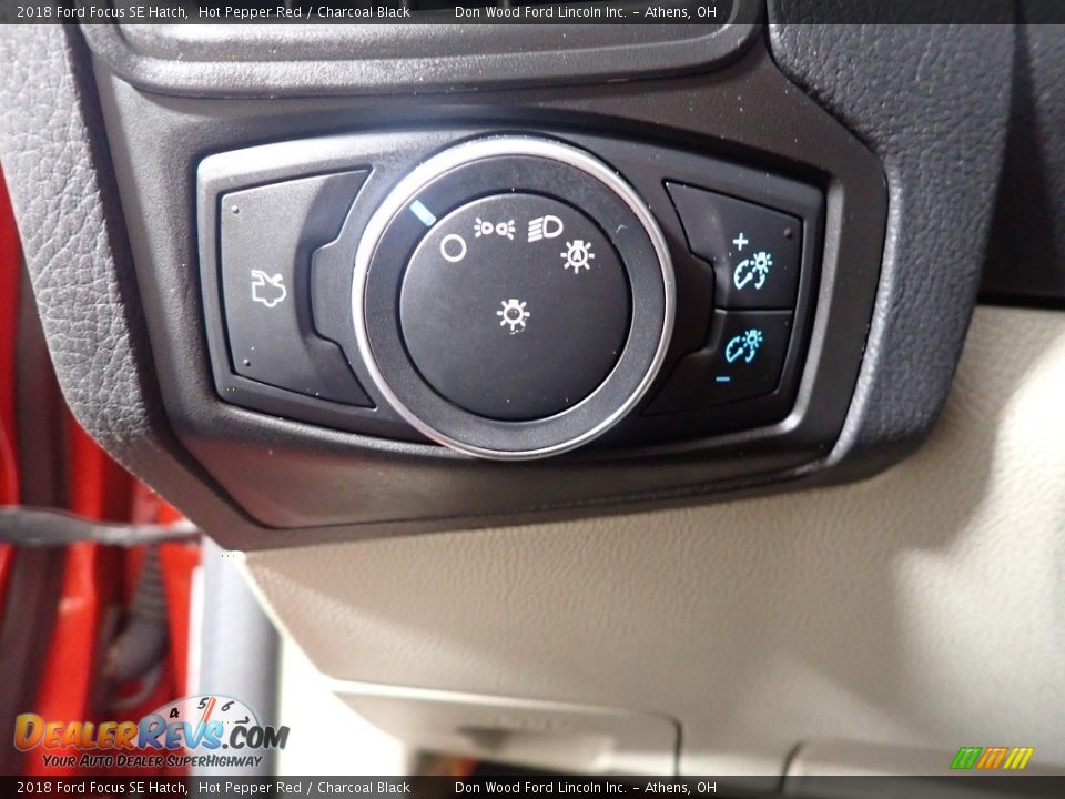 2018 Ford Focus SE Hatch Hot Pepper Red / Charcoal Black Photo #23