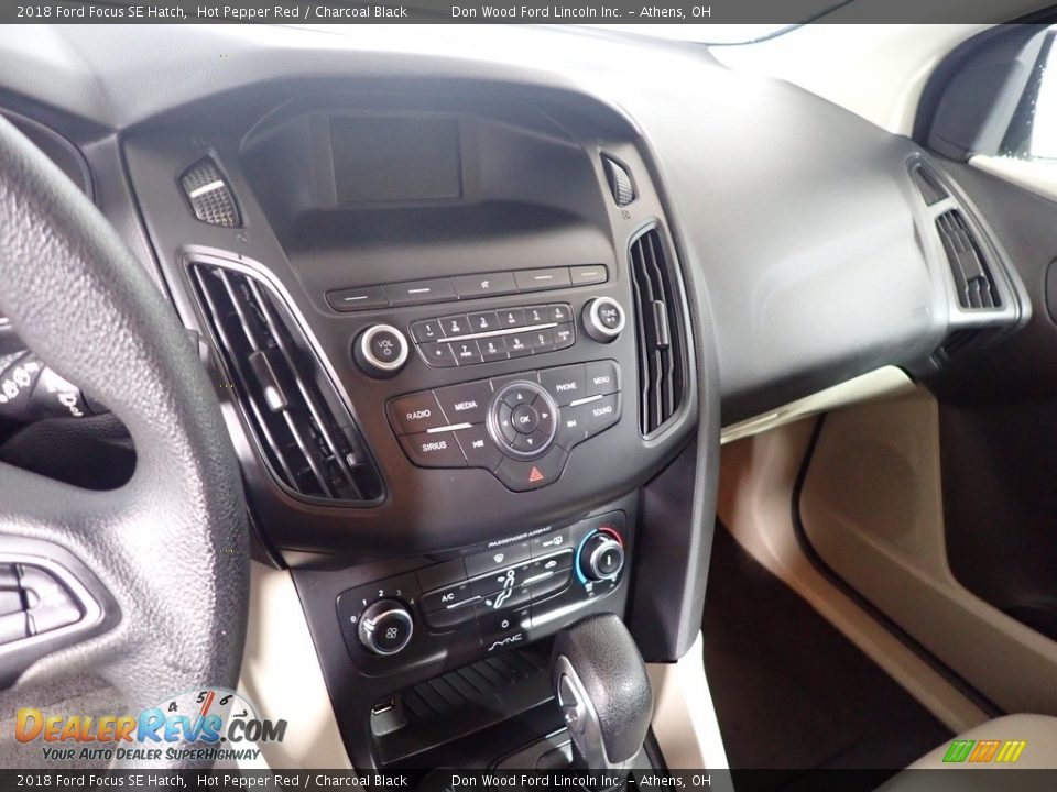 2018 Ford Focus SE Hatch Hot Pepper Red / Charcoal Black Photo #24