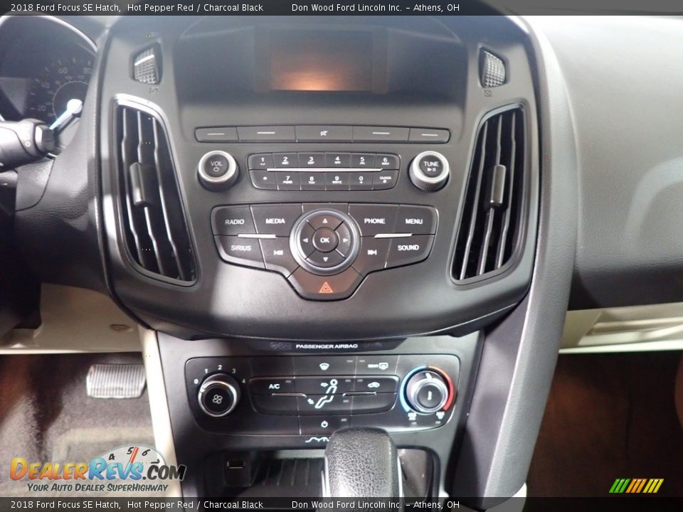 2018 Ford Focus SE Hatch Hot Pepper Red / Charcoal Black Photo #25
