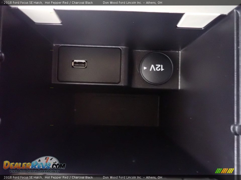 2018 Ford Focus SE Hatch Hot Pepper Red / Charcoal Black Photo #30
