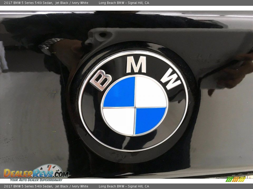 2017 BMW 5 Series 540i Sedan Jet Black / Ivory White Photo #34