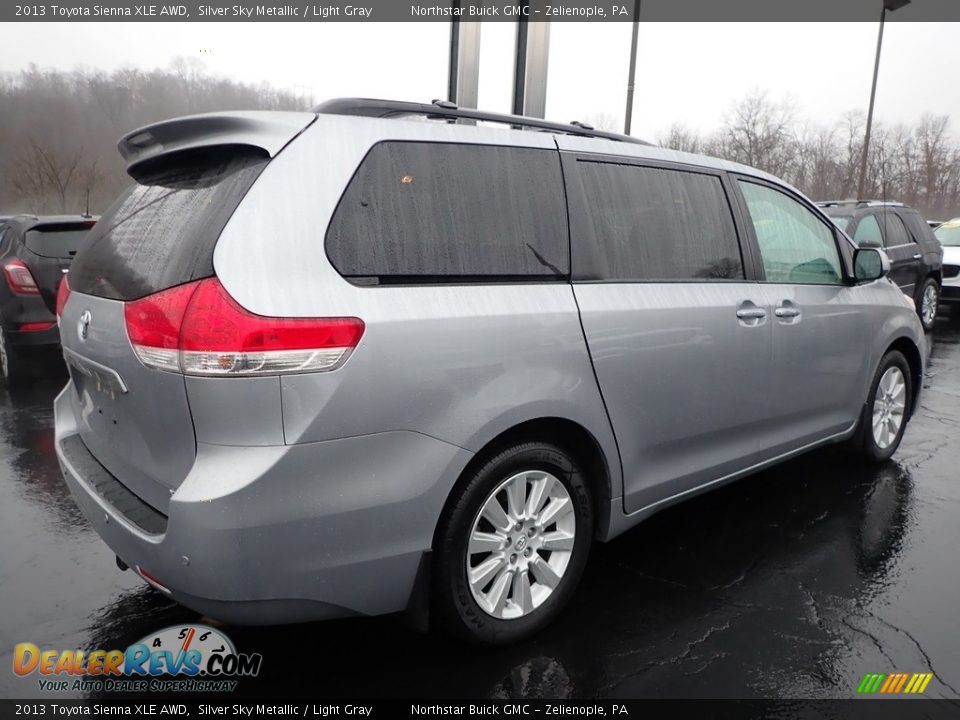 2013 Toyota Sienna XLE AWD Silver Sky Metallic / Light Gray Photo #9