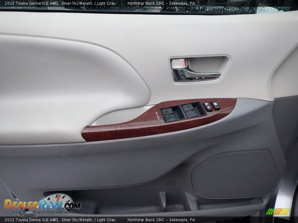 2013 Toyota Sienna XLE AWD Silver Sky Metallic / Light Gray Photo #21