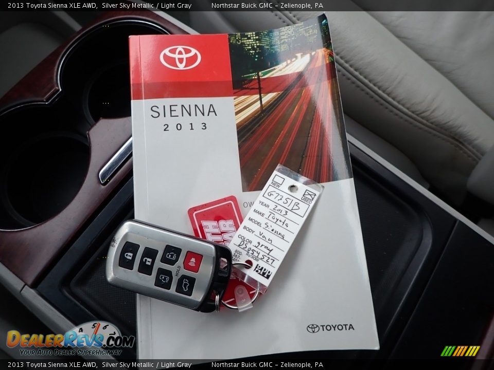 2013 Toyota Sienna XLE AWD Silver Sky Metallic / Light Gray Photo #29