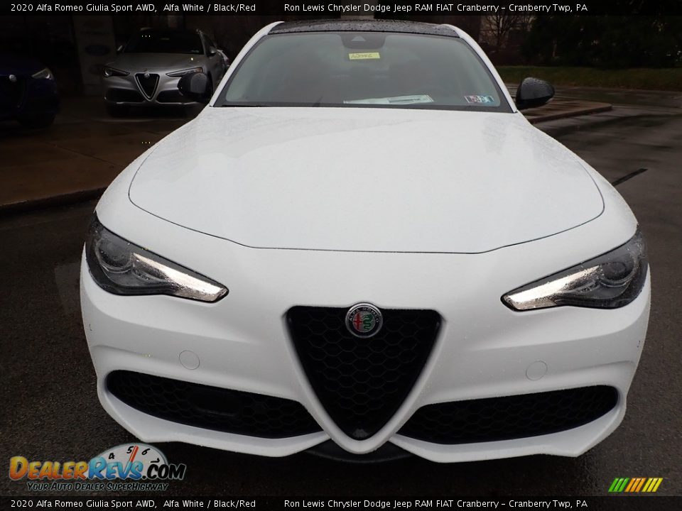 2020 Alfa Romeo Giulia Sport AWD Alfa White / Black/Red Photo #2