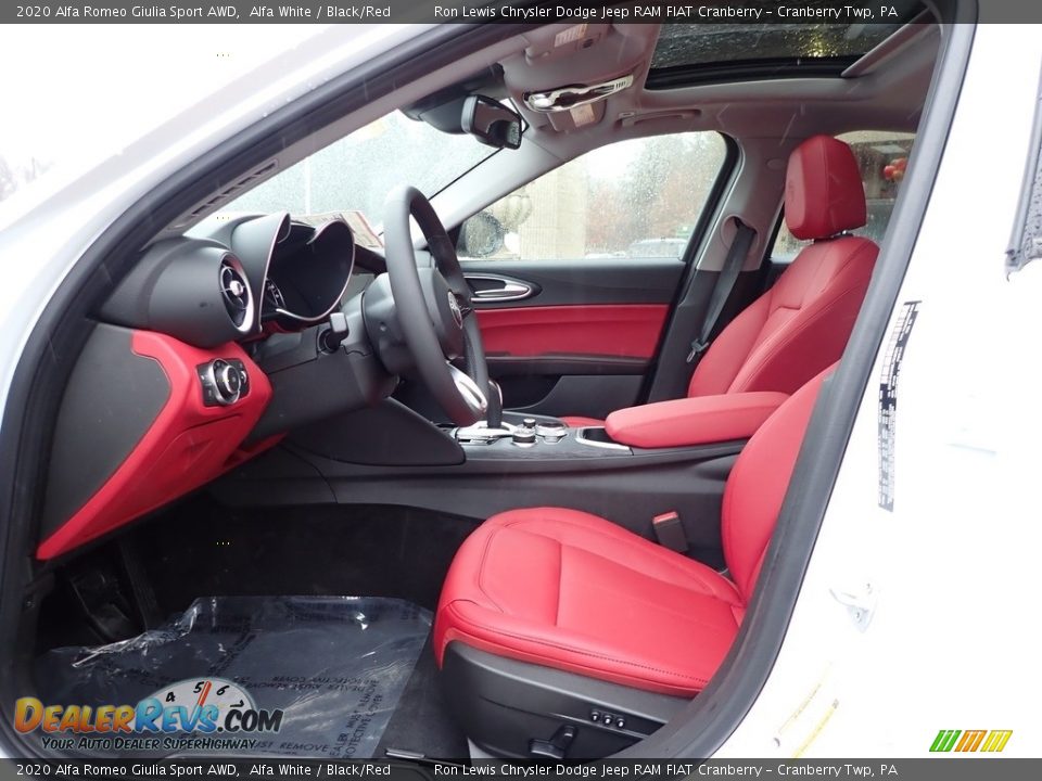2020 Alfa Romeo Giulia Sport AWD Alfa White / Black/Red Photo #12