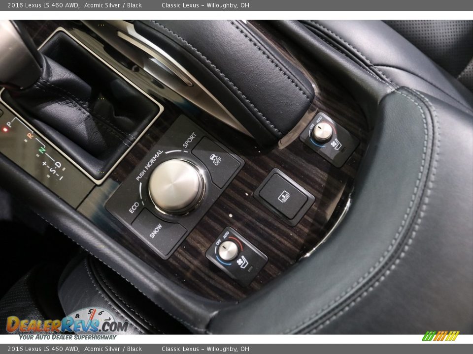 Controls of 2016 Lexus LS 460 AWD Photo #18