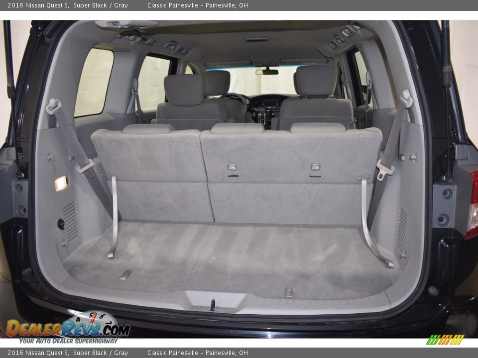 2016 Nissan Quest S Trunk Photo #10