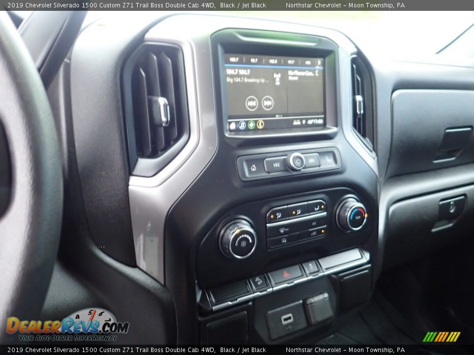 2019 Chevrolet Silverado 1500 Custom Z71 Trail Boss Double Cab 4WD Black / Jet Black Photo #27