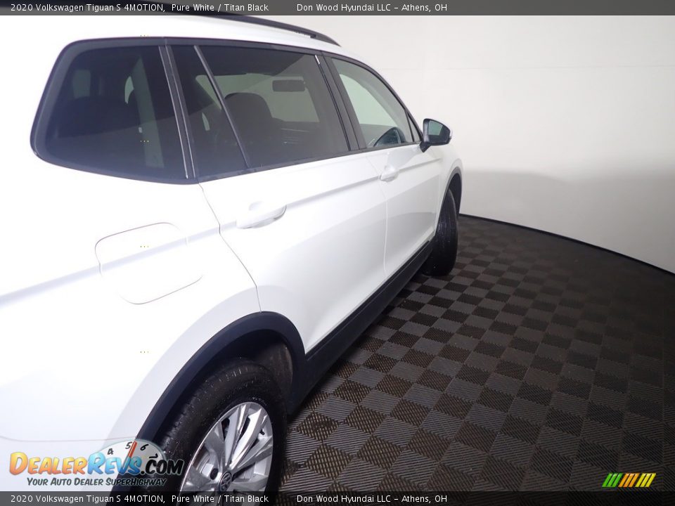 2020 Volkswagen Tiguan S 4MOTION Pure White / Titan Black Photo #10