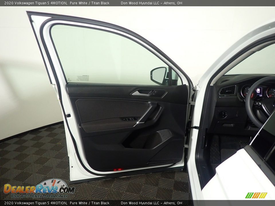 2020 Volkswagen Tiguan S 4MOTION Pure White / Titan Black Photo #15