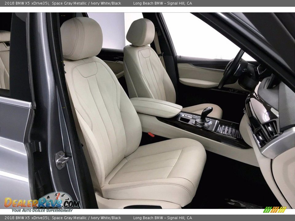 2018 BMW X5 xDrive35i Space Gray Metallic / Ivory White/Black Photo #6