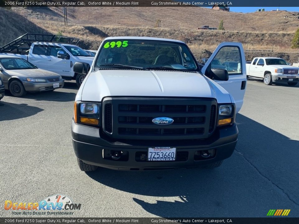 2006 Ford F250 Super Duty XL Regular Cab Oxford White / Medium Flint Photo #1