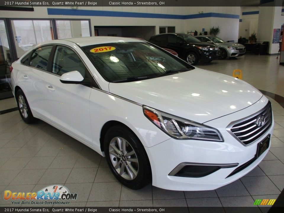 Front 3/4 View of 2017 Hyundai Sonata Eco Photo #4