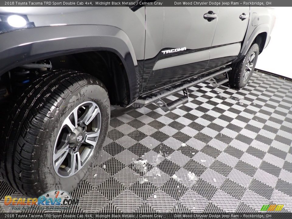 2018 Toyota Tacoma TRD Sport Double Cab 4x4 Midnight Black Metallic / Cement Gray Photo #10