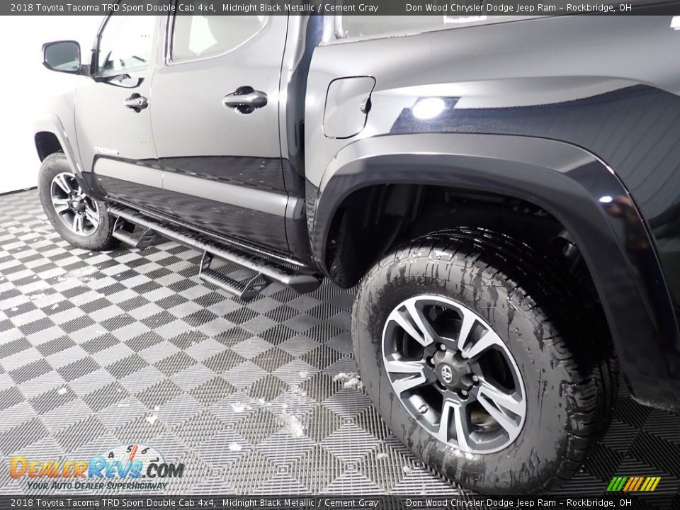 2018 Toyota Tacoma TRD Sport Double Cab 4x4 Midnight Black Metallic / Cement Gray Photo #11
