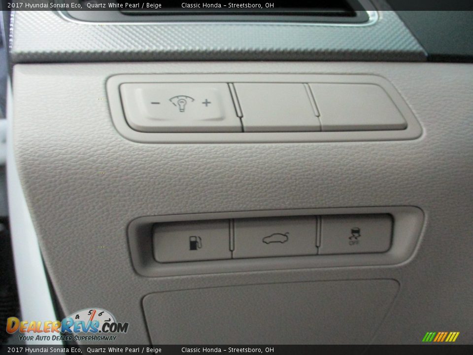 Controls of 2017 Hyundai Sonata Eco Photo #28