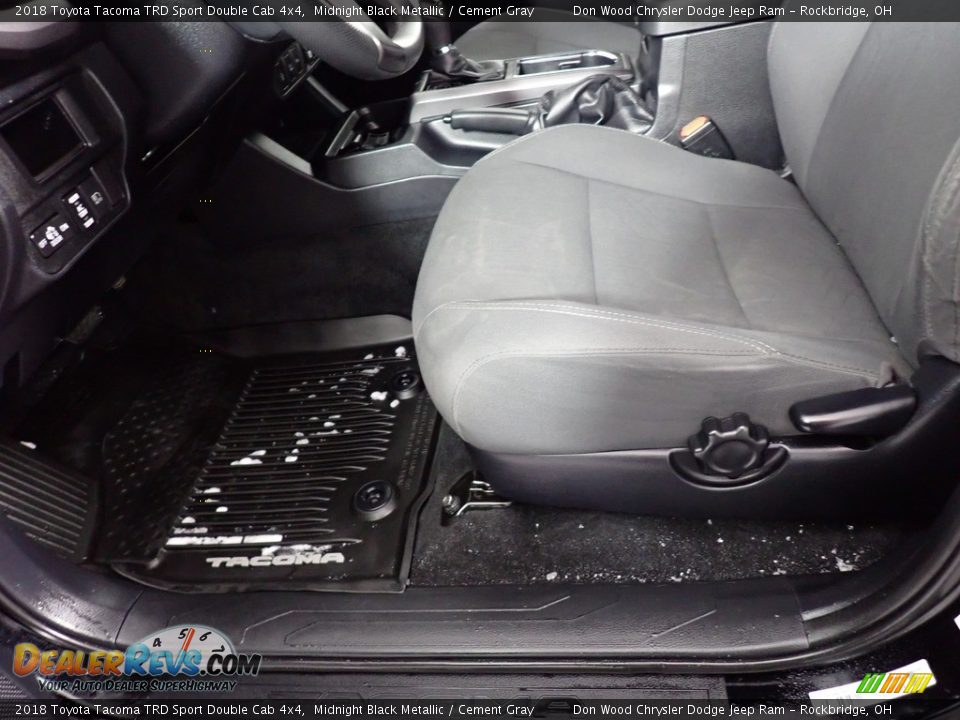 2018 Toyota Tacoma TRD Sport Double Cab 4x4 Midnight Black Metallic / Cement Gray Photo #31