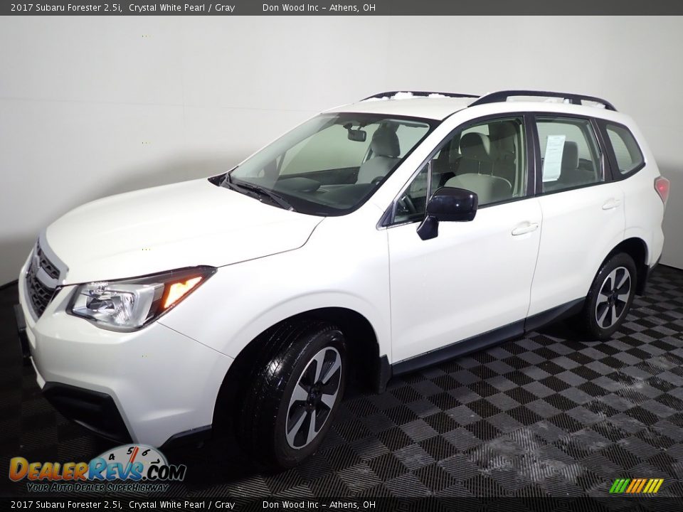 2017 Subaru Forester 2.5i Crystal White Pearl / Gray Photo #8
