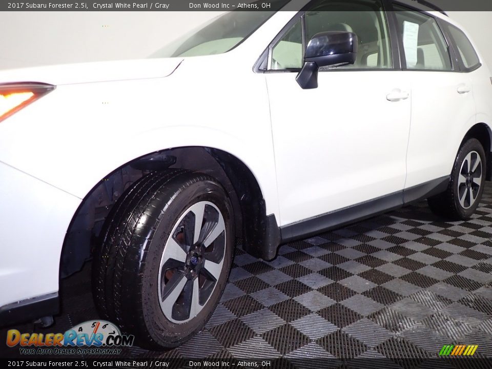 2017 Subaru Forester 2.5i Crystal White Pearl / Gray Photo #9