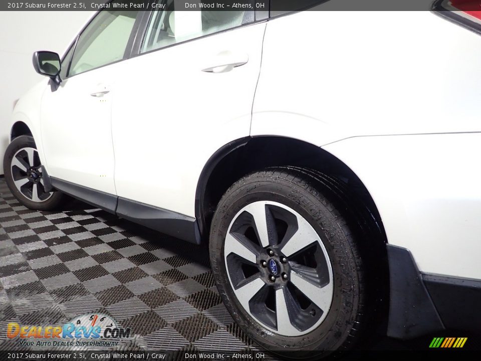 2017 Subaru Forester 2.5i Crystal White Pearl / Gray Photo #11