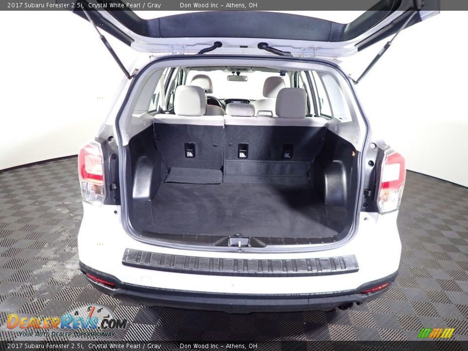 2017 Subaru Forester 2.5i Crystal White Pearl / Gray Photo #13