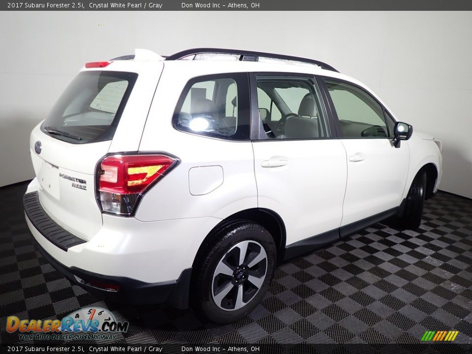 2017 Subaru Forester 2.5i Crystal White Pearl / Gray Photo #16