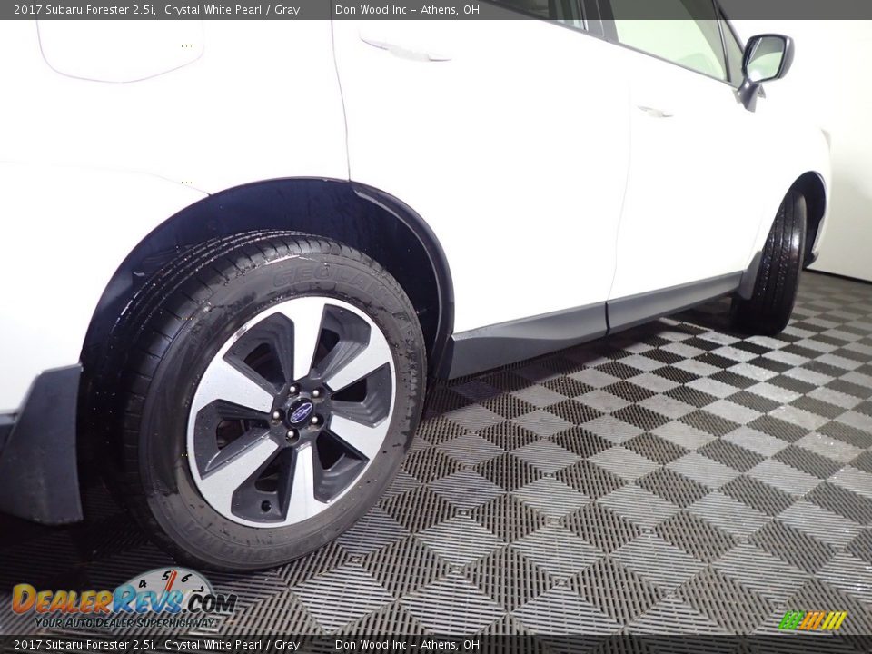 2017 Subaru Forester 2.5i Crystal White Pearl / Gray Photo #17