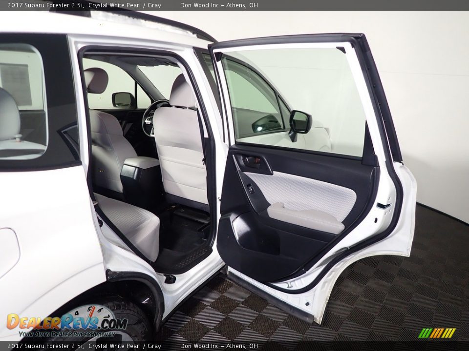 2017 Subaru Forester 2.5i Crystal White Pearl / Gray Photo #24