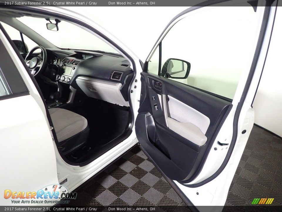 2017 Subaru Forester 2.5i Crystal White Pearl / Gray Photo #26
