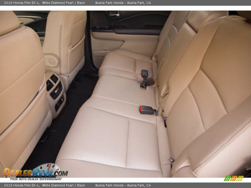 2019 Honda Pilot EX-L White Diamond Pearl / Black Photo #4