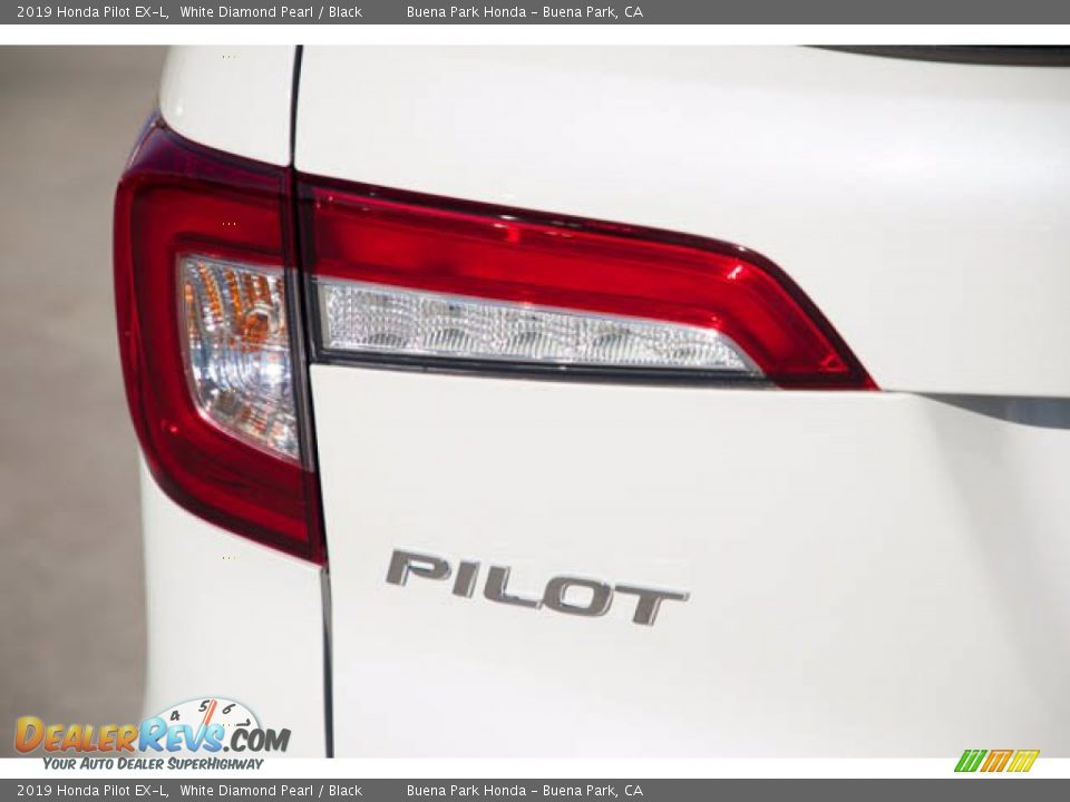 2019 Honda Pilot EX-L White Diamond Pearl / Black Photo #10