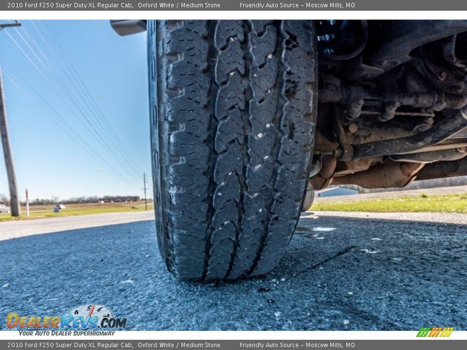 2010 Ford F250 Super Duty XL Regular Cab Oxford White / Medium Stone Photo #11