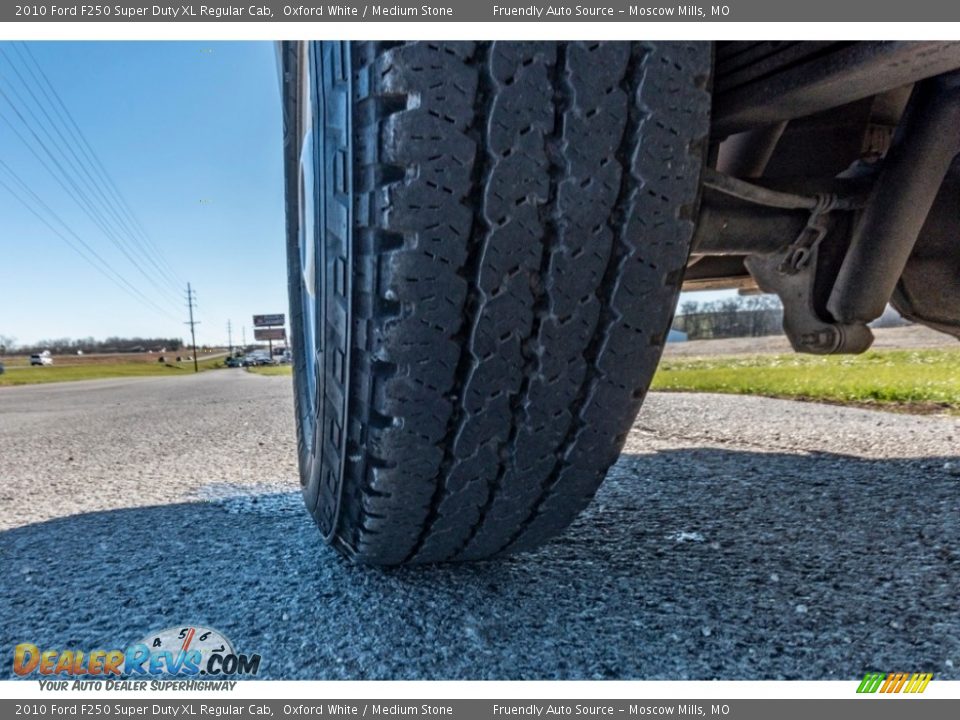 2010 Ford F250 Super Duty XL Regular Cab Oxford White / Medium Stone Photo #12