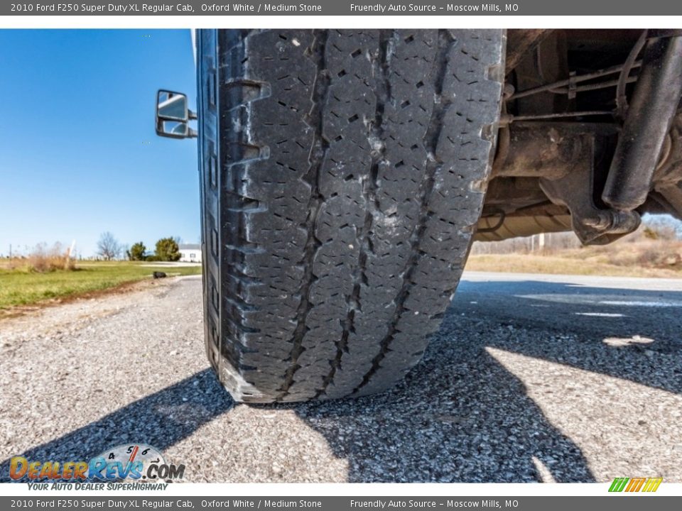 2010 Ford F250 Super Duty XL Regular Cab Oxford White / Medium Stone Photo #15