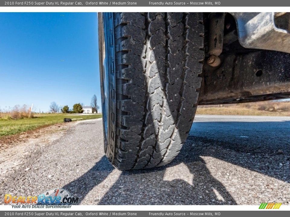 2010 Ford F250 Super Duty XL Regular Cab Oxford White / Medium Stone Photo #16