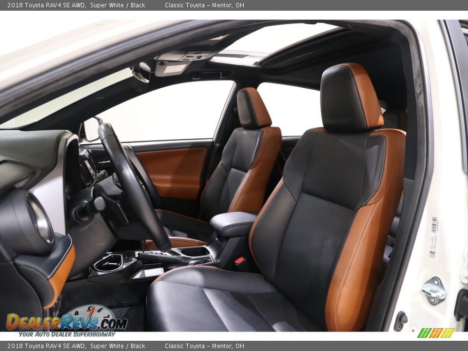 2018 Toyota RAV4 SE AWD Super White / Black Photo #5