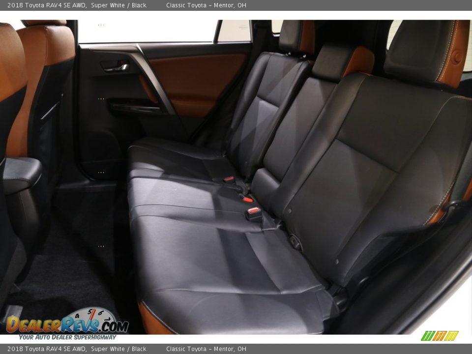 2018 Toyota RAV4 SE AWD Super White / Black Photo #17