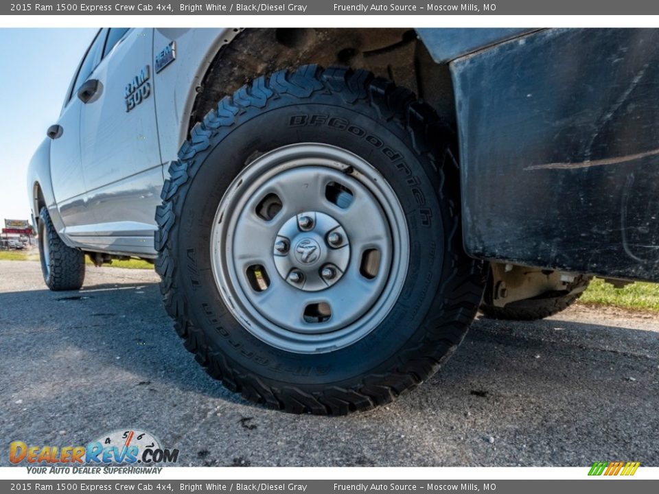 2015 Ram 1500 Express Crew Cab 4x4 Bright White / Black/Diesel Gray Photo #2