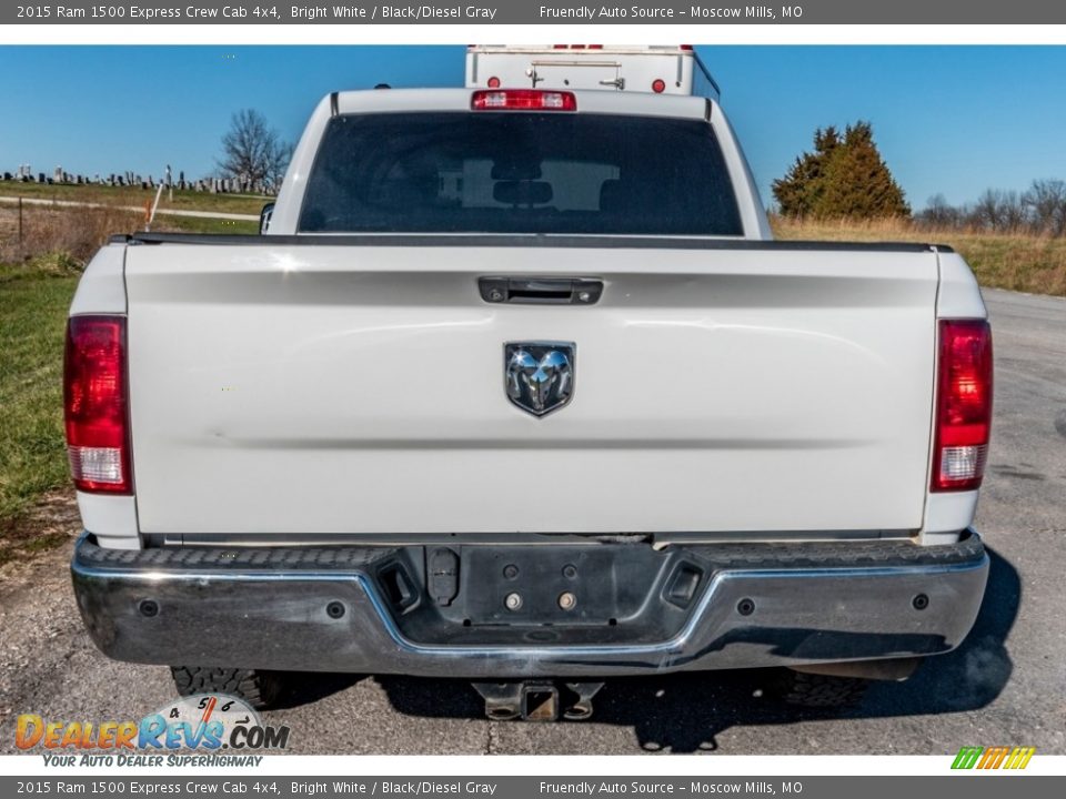 2015 Ram 1500 Express Crew Cab 4x4 Bright White / Black/Diesel Gray Photo #5