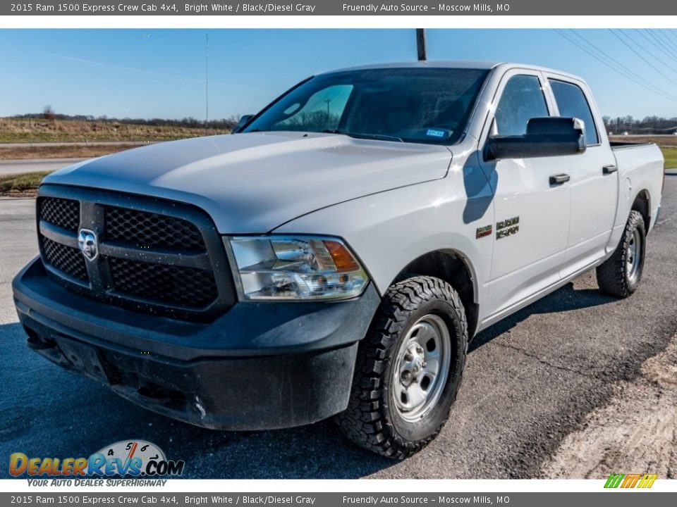 2015 Ram 1500 Express Crew Cab 4x4 Bright White / Black/Diesel Gray Photo #8