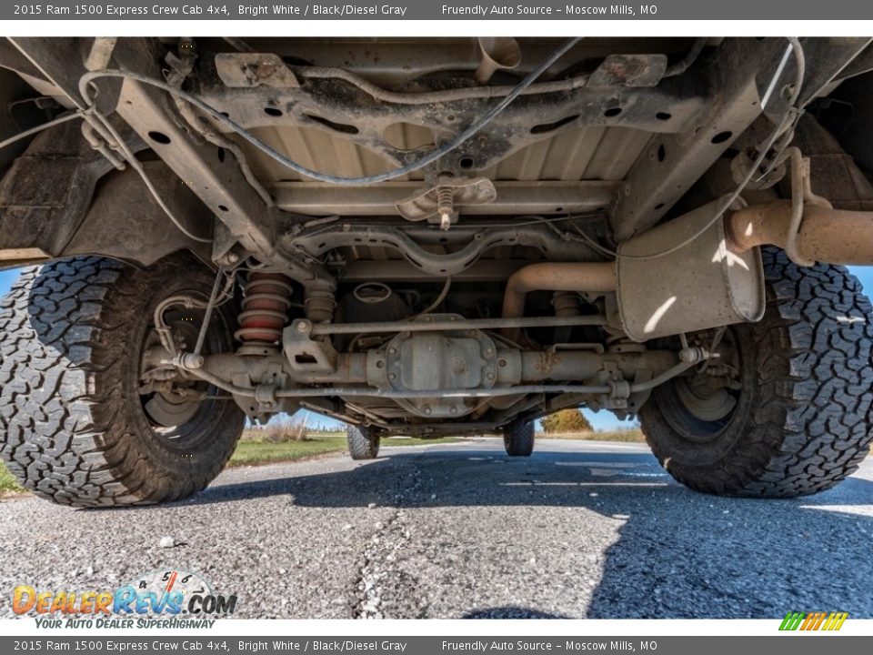 2015 Ram 1500 Express Crew Cab 4x4 Bright White / Black/Diesel Gray Photo #13