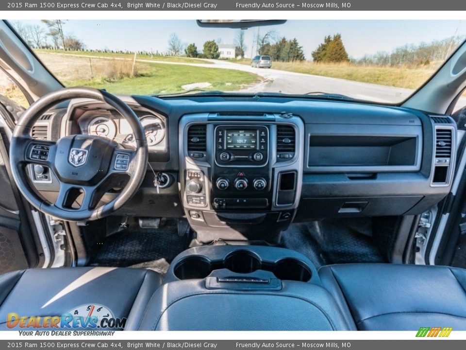 2015 Ram 1500 Express Crew Cab 4x4 Bright White / Black/Diesel Gray Photo #34